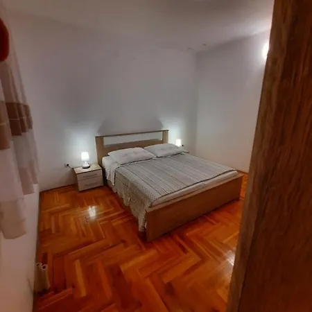 Duje & Dragana Apartment Plano