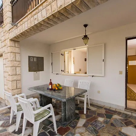 Duje Apartament